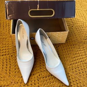Beautiful white pointy toe heels  straight from Brazil